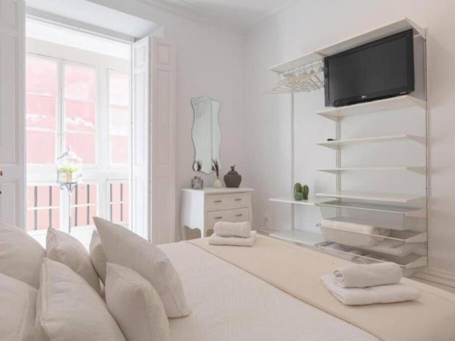 Chic Casa Cathedral At Calle Fresca 2-Bedroom Apartment In Malaga City Center Málaga Exterior foto