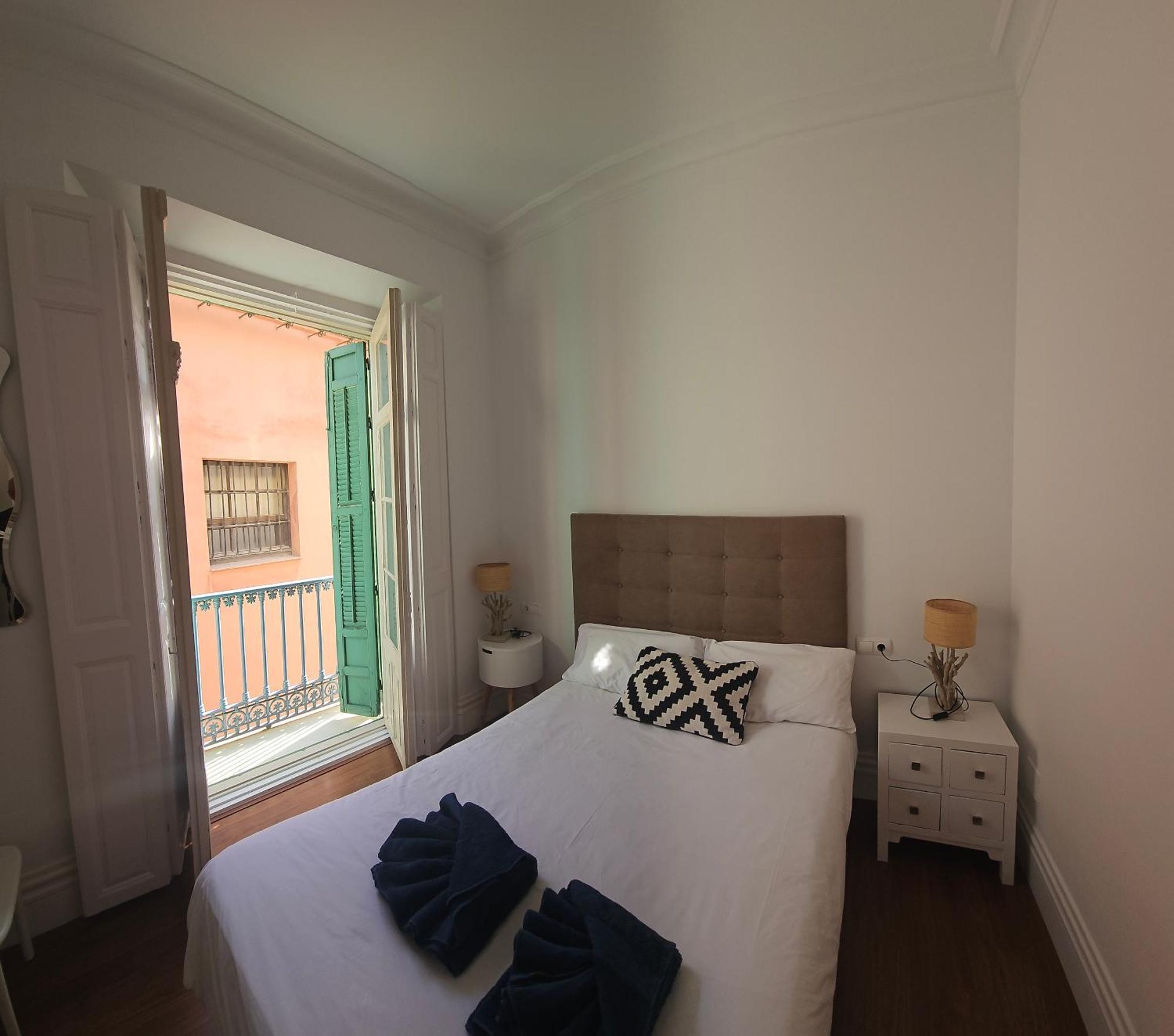Chic Casa Cathedral At Calle Fresca 2-Bedroom Apartment In Malaga City Center Málaga Exterior foto