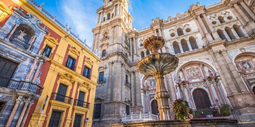 Chic Casa Cathedral At Calle Fresca 2-Bedroom Apartment In Malaga City Center Málaga Exterior foto